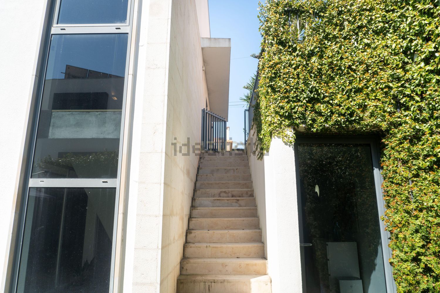 小楼房或独栋别墅出售在Rua dos Lilazes, 8 - 详情