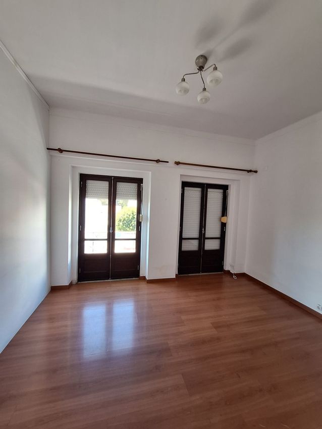 出租公寓 t4在Avenida Primeiro de Maio, 46