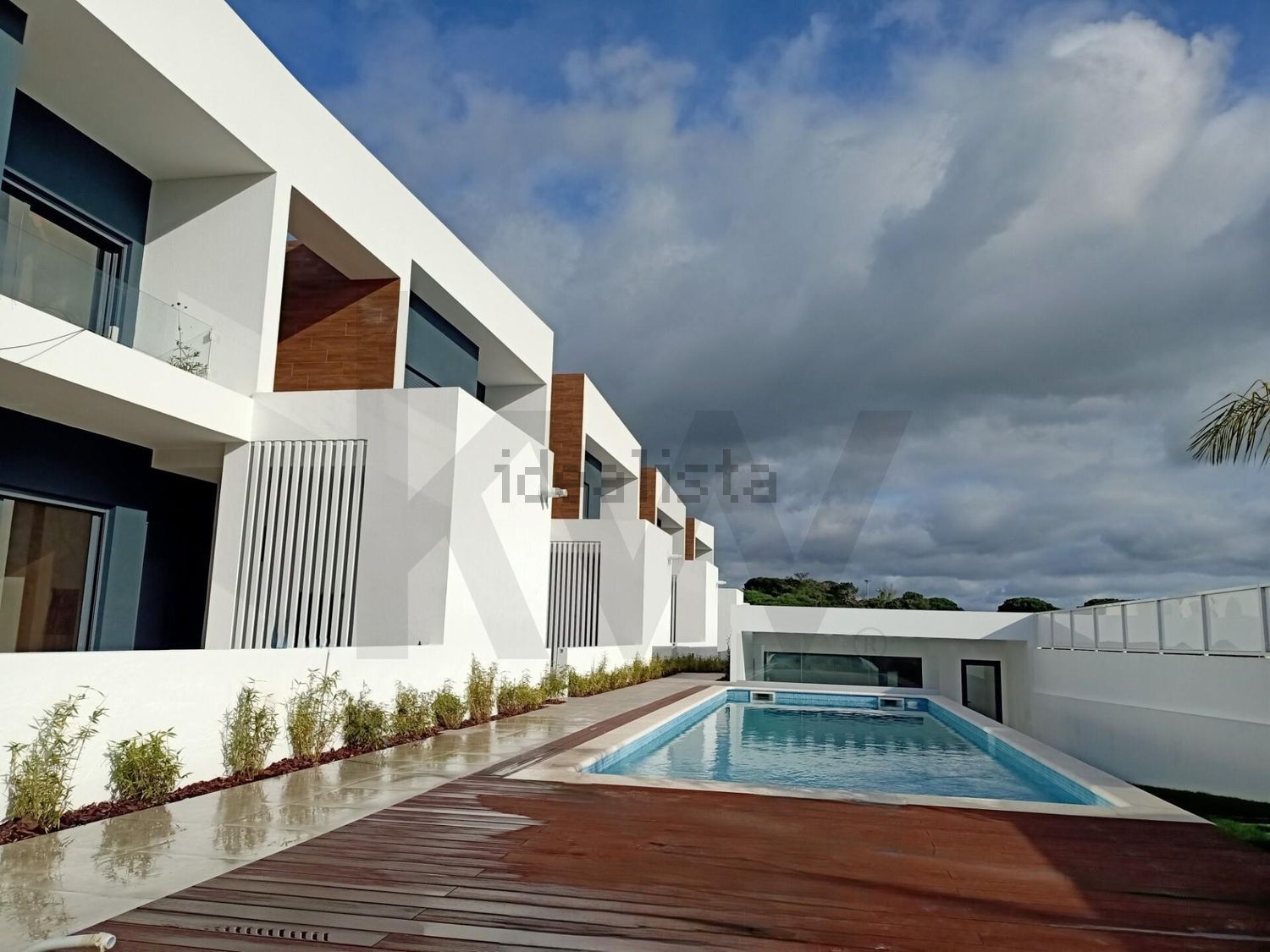 双拼别墅出售在Rua Marechal Craveiro Lopes s/n - 游泳池