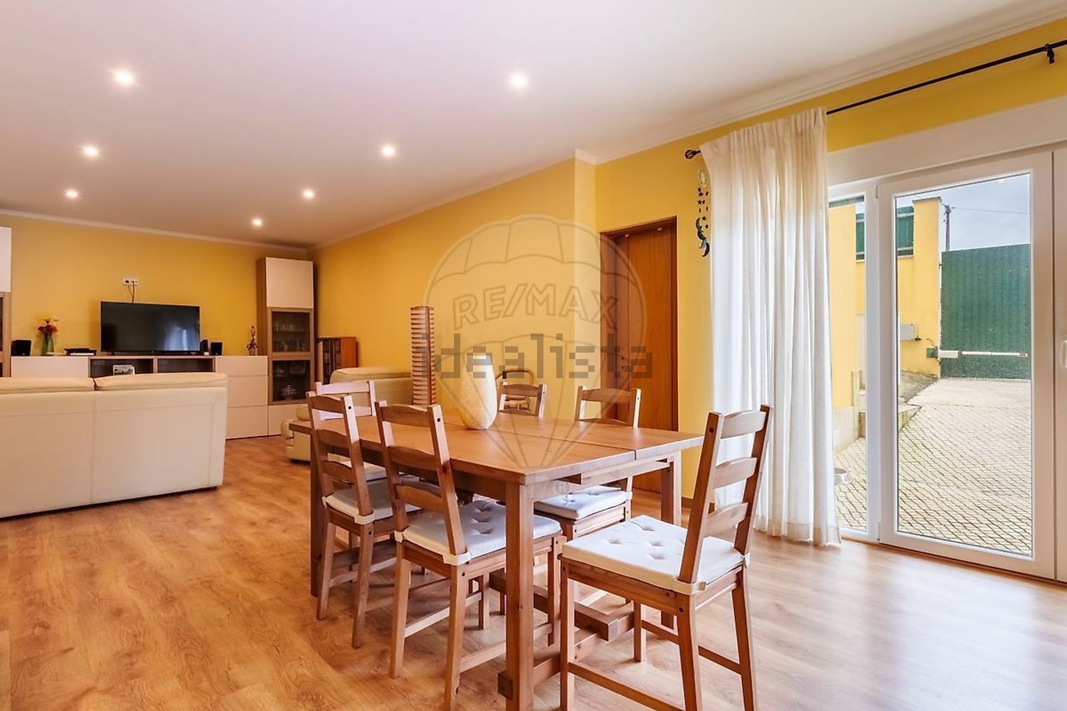 小楼房或独栋别墅出售在Estrada de Paços - 客厅