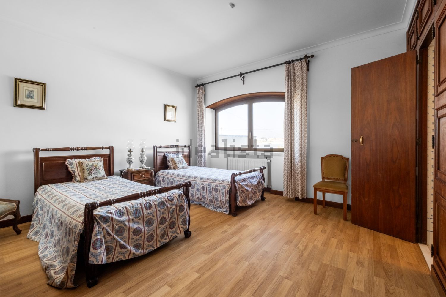 小楼房或独栋别墅出售在Rua Principal - 卧室