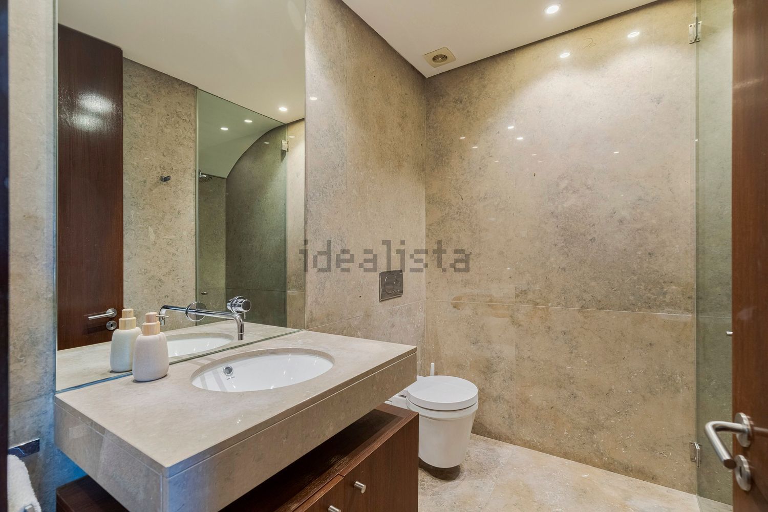 联排别墅出售在Rua dos rosmaninho s/n - 卫生间