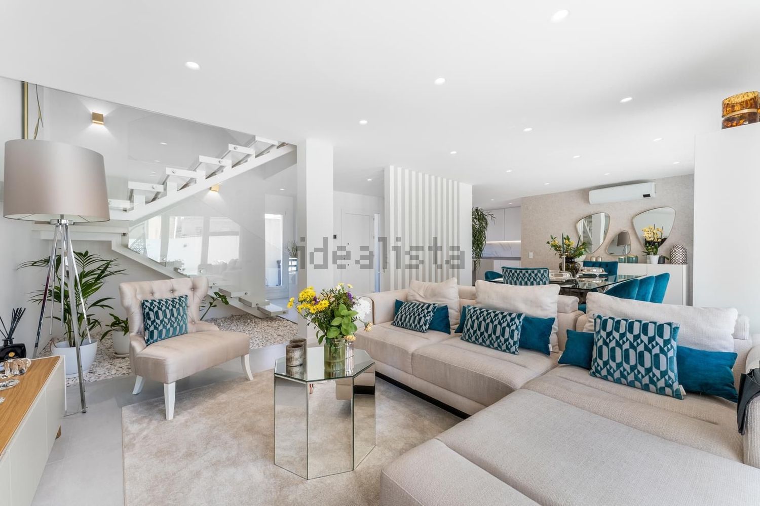 小楼房或独栋别墅出售在Rua Piteira Santos - 客厅