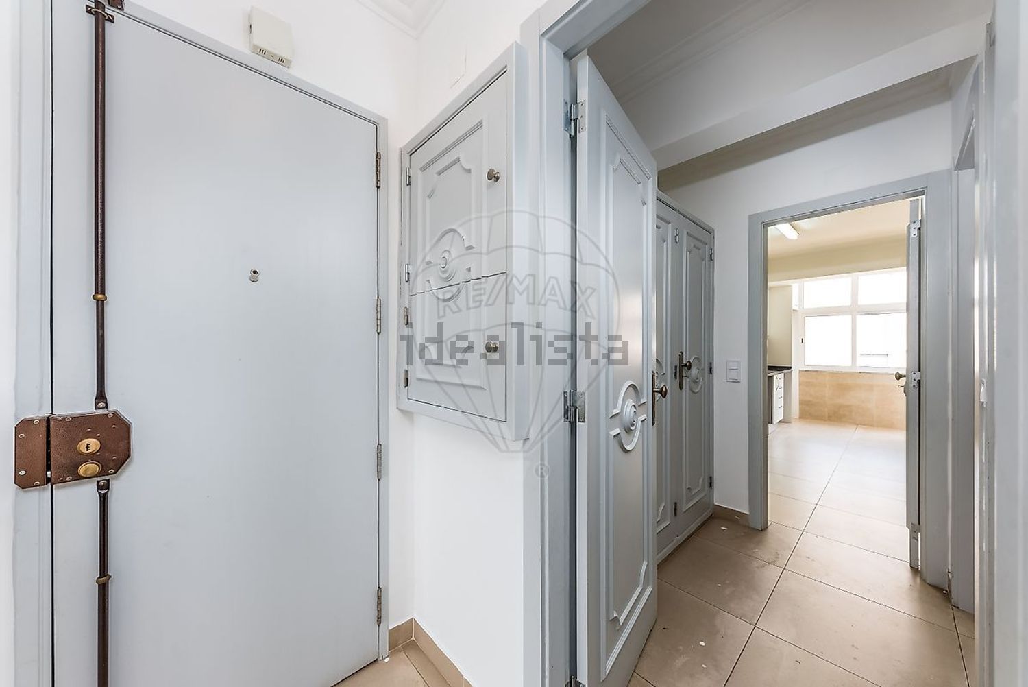 公寓 t2出售在Rua Almeida Garrett - 过道