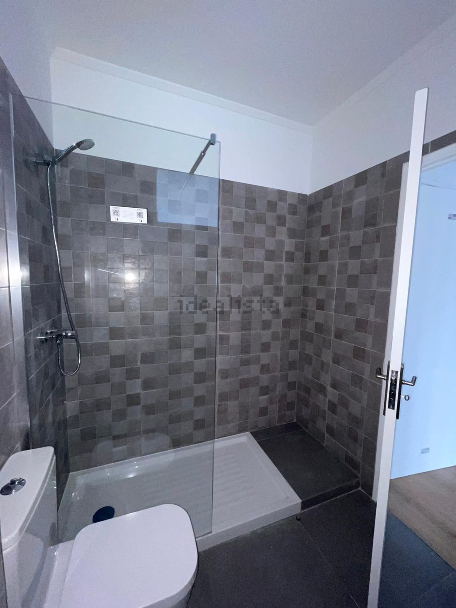 出租t0（单人公寓）在Rua Dom Nuno Álvares Pereira, 8 - 卫生间