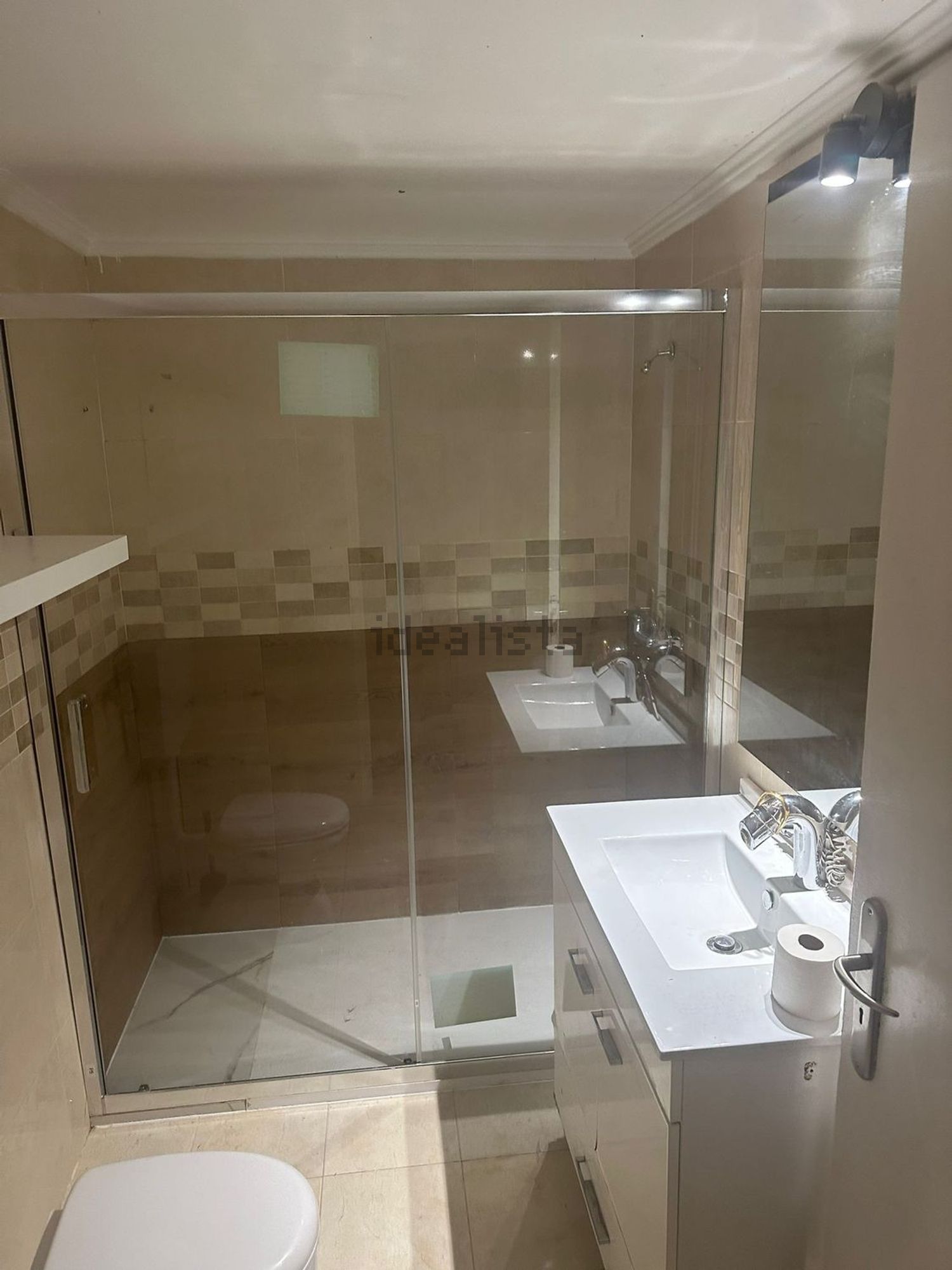 出租房间在Rua de São Domingos de Benfica, 33 - 卫生间