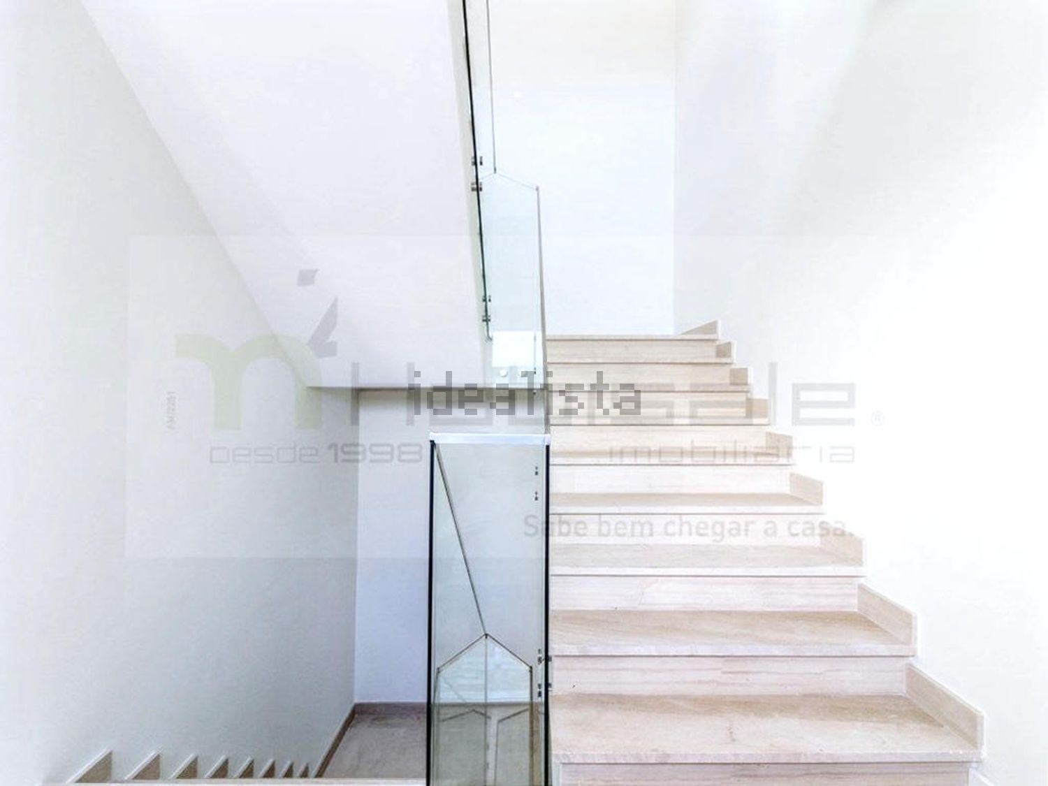 联排别墅出售在Rua Almirante Gago Coutinho, 58 a - 详情