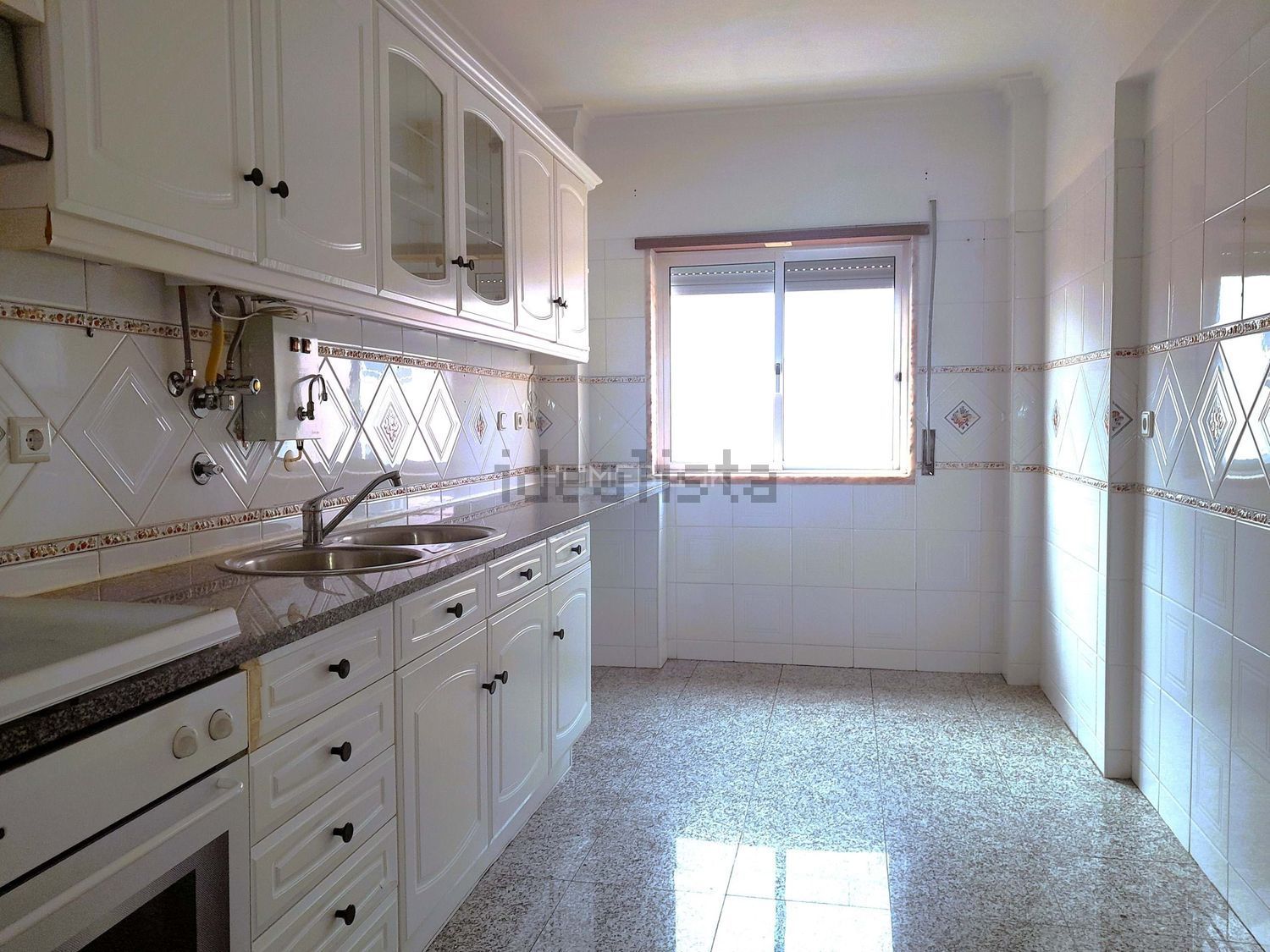 出租公寓 t2在Santa Marta do Pinhal - 厨房