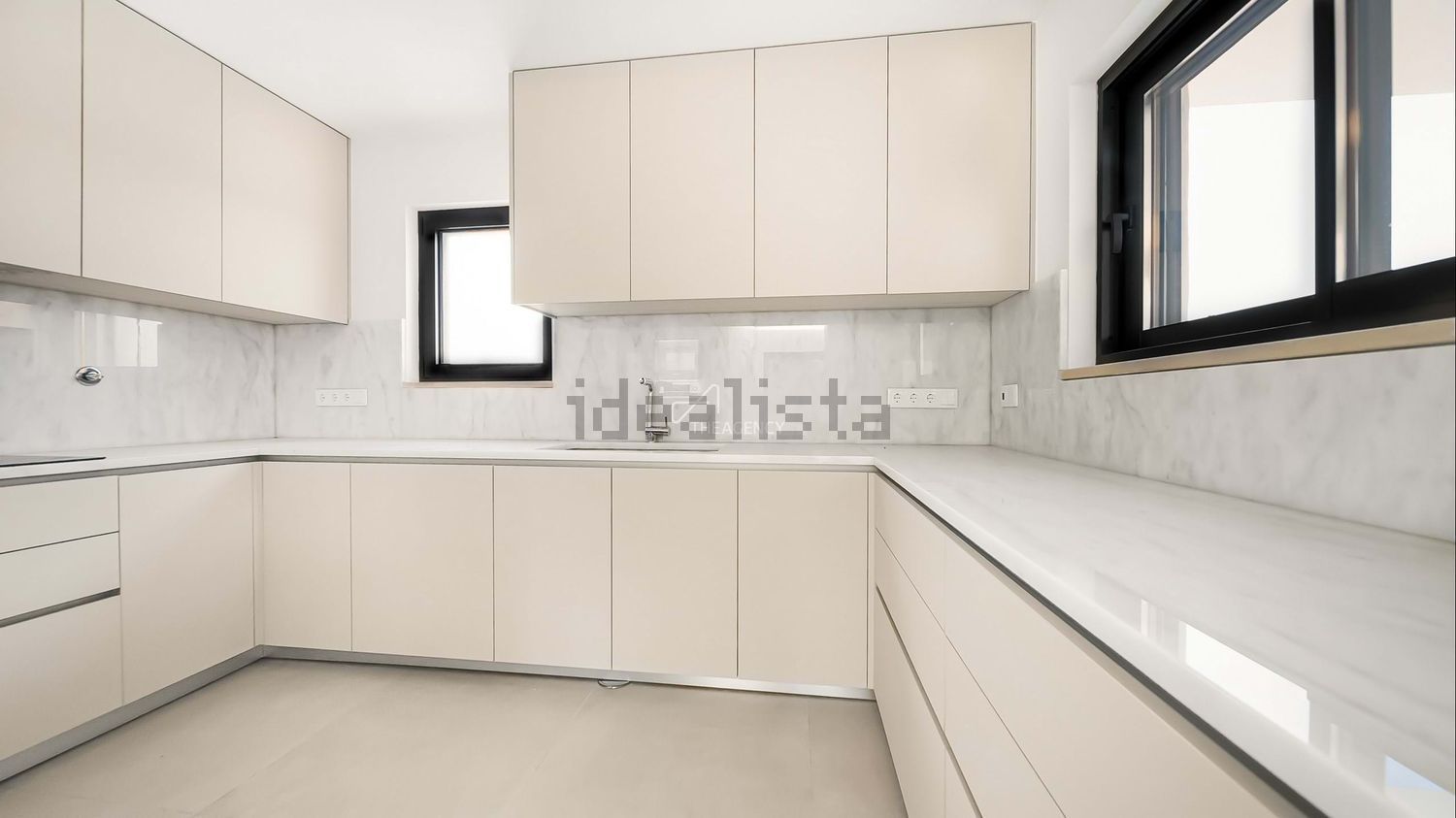 双拼别墅出售在Bairro da Quintinha - 厨房