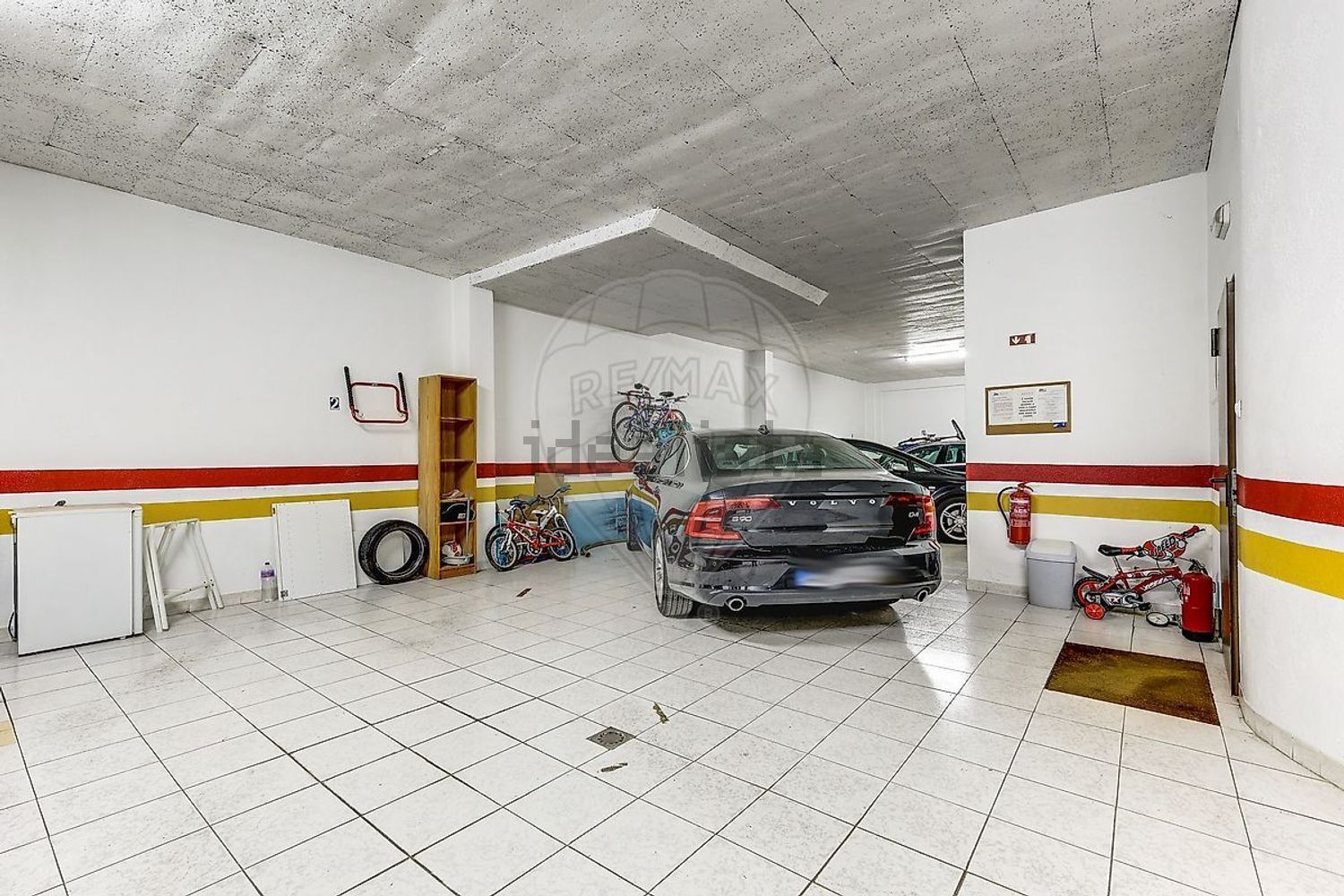 出租公寓 t3在Rua José dos Santos Mateus - 停车位