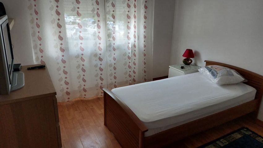 出租房间在Largo Carlos Paredes, 5