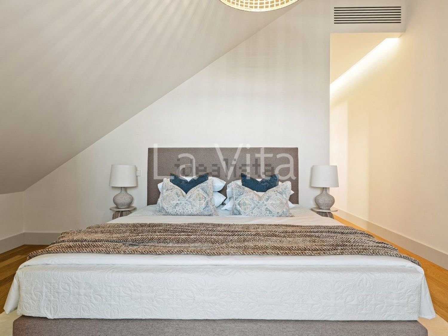 双拼别墅出售在Avenida Marginal - 照片