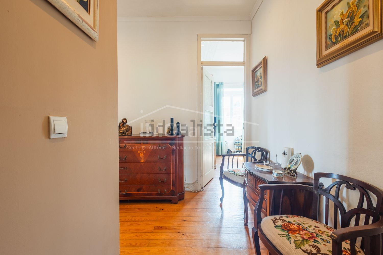 小楼房或独栋别墅出售在Rua Serpa Pinto s/n - 前厅