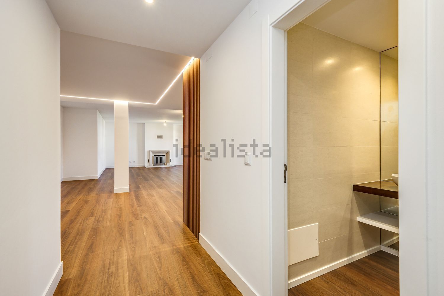 公寓 t4出售在Rua Mato das Cruzadas - 过道