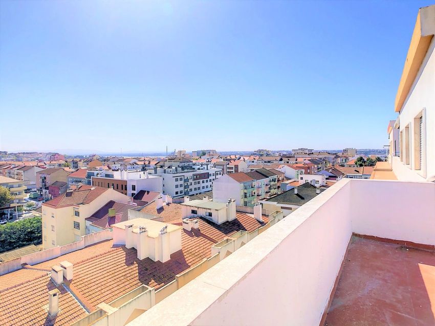 顶层公寓出售在Rua Doutor Manuel Pacheco Nobre, 107