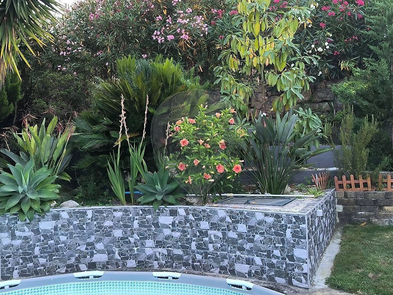 小楼房或独栋别墅出售在Rua da Mata de Palhacana - 花园