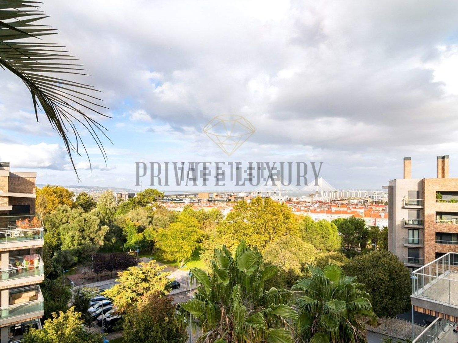 顶层公寓出售在Moscavide e Portela - 花园