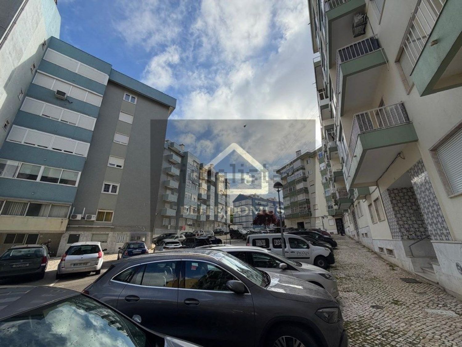 公寓 t2出售在Rua Jaime Martins Barata - 视线