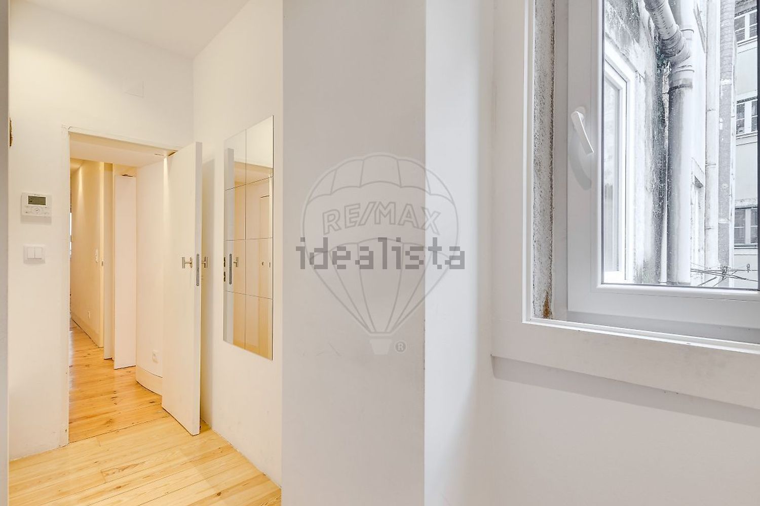 公寓 t2出售在Rua da Atalaia, 68 - 过道