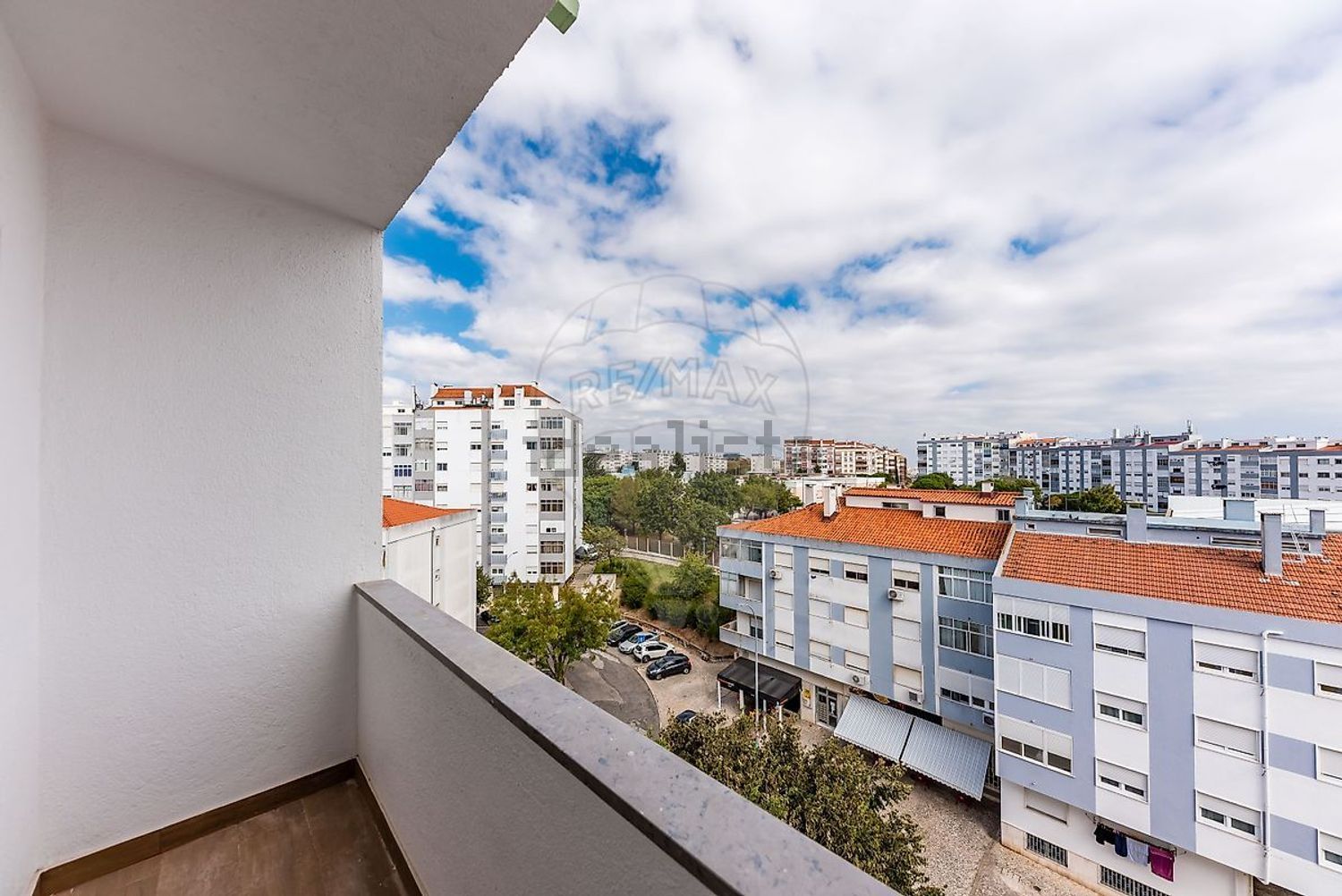 公寓 t2出售在Praceta José Magro - 游泳池