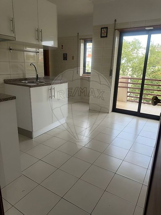 出租公寓 t3在Rua Frederico Pinheiro