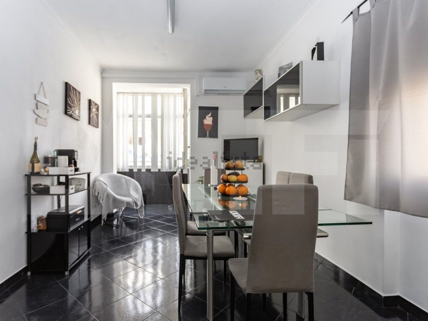 公寓 t3出售在Rua Professor Egas Moniz - 客厅