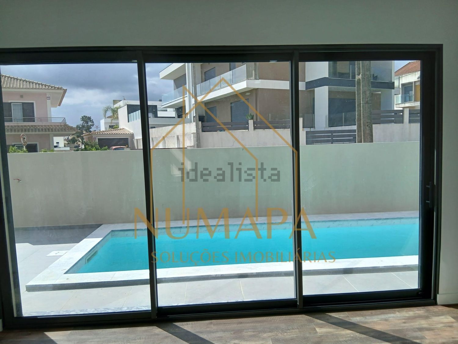 小楼房或独栋别墅出售在Rua Mário Sá - 居住