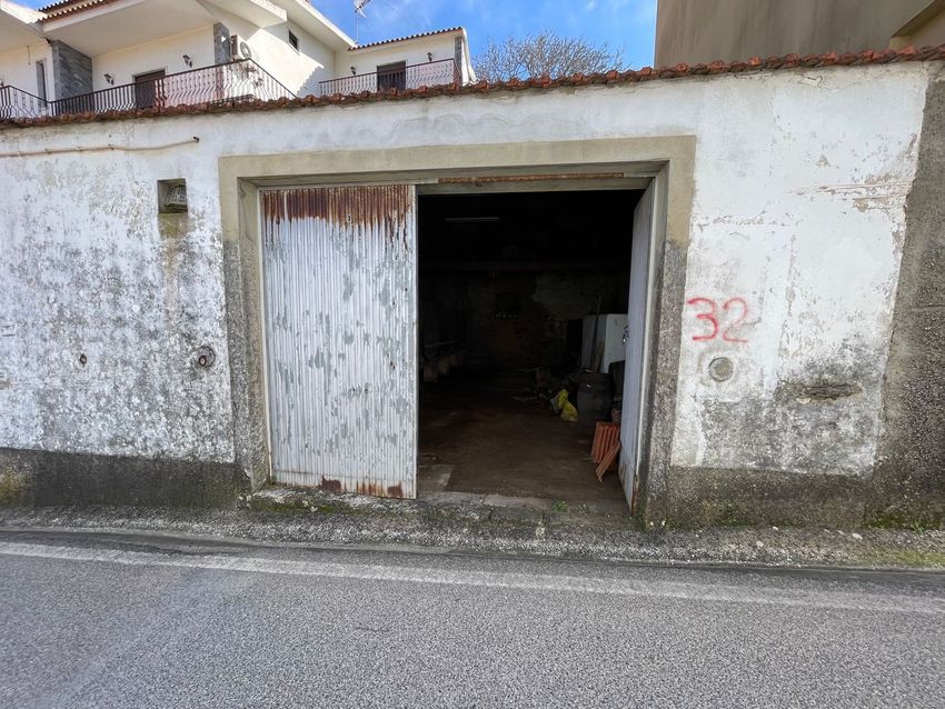 小镇楼房出售在Rua Capitão João Lopes, 28