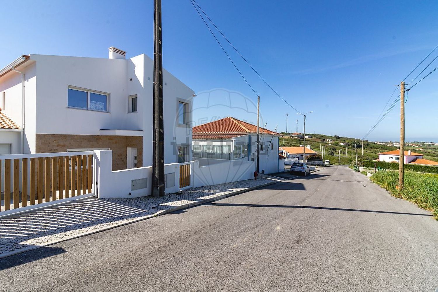 小楼房或独栋别墅出售在Rua da Cabine - 外立面