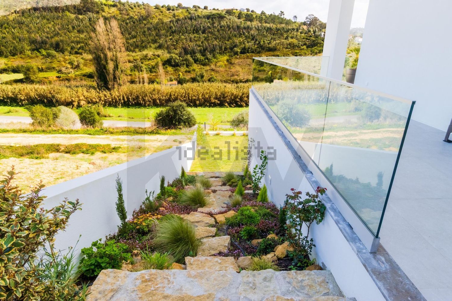 小楼房或独栋别墅出售在Rua das Lombas - 花园