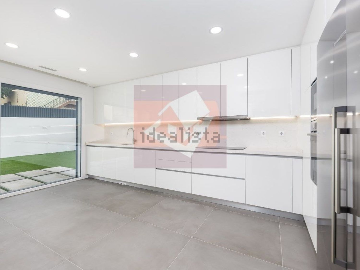 小楼房或独栋别墅出售在Pontinha e Famões - 照片