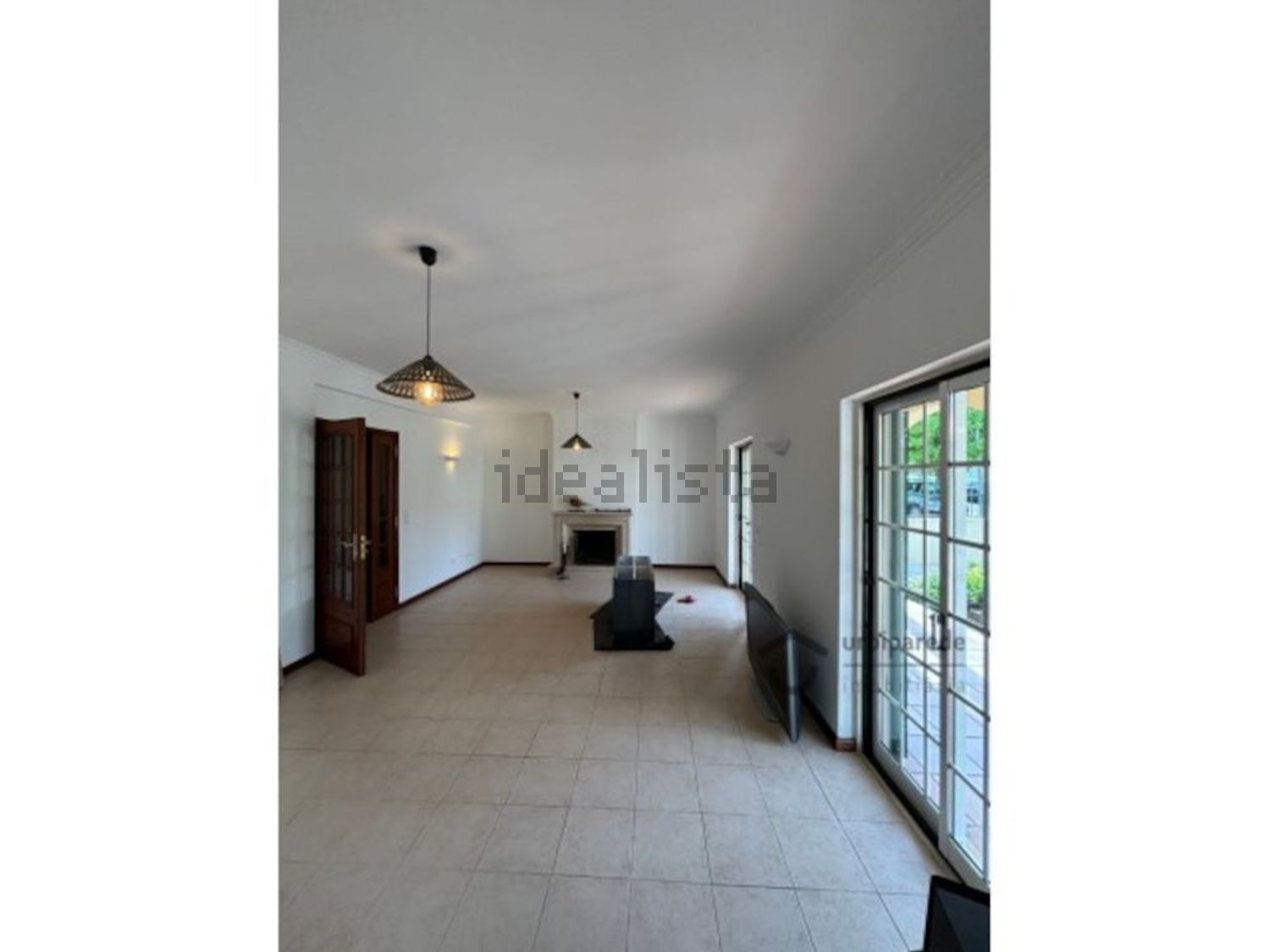 出租小楼房或独栋别墅在Praceta Susana Feitor s/n - 客厅