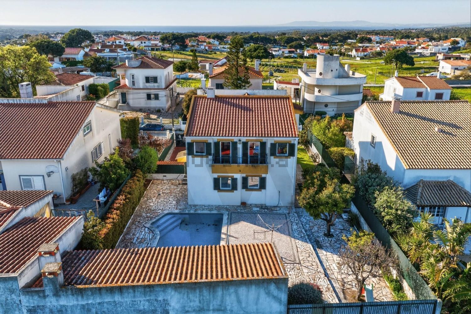 小楼房或独栋别墅出售在Rua da Mesquita s/n - 外立面