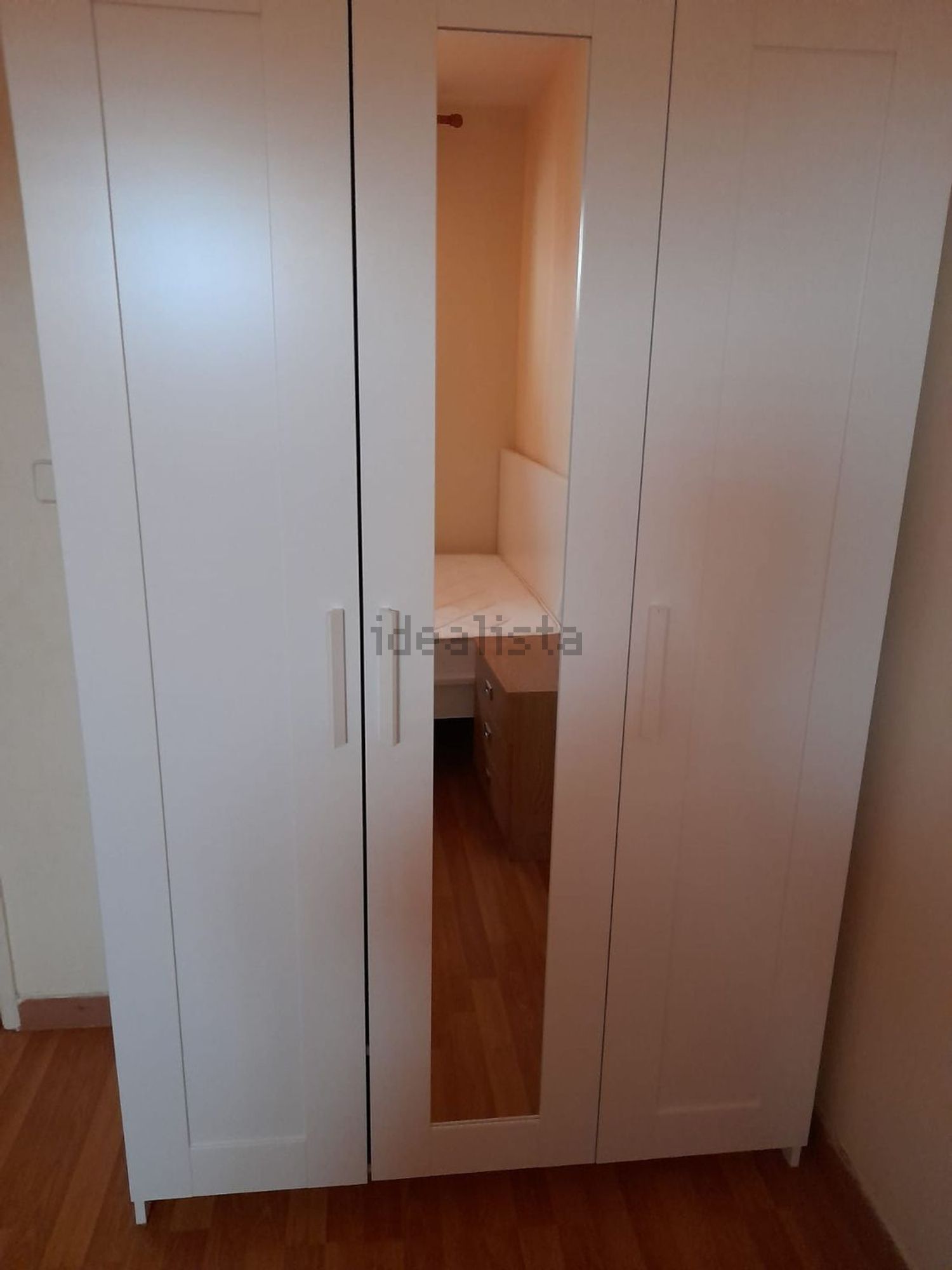 出租房间在Praça Alexandre Herculano, 3 porta - 试衣间