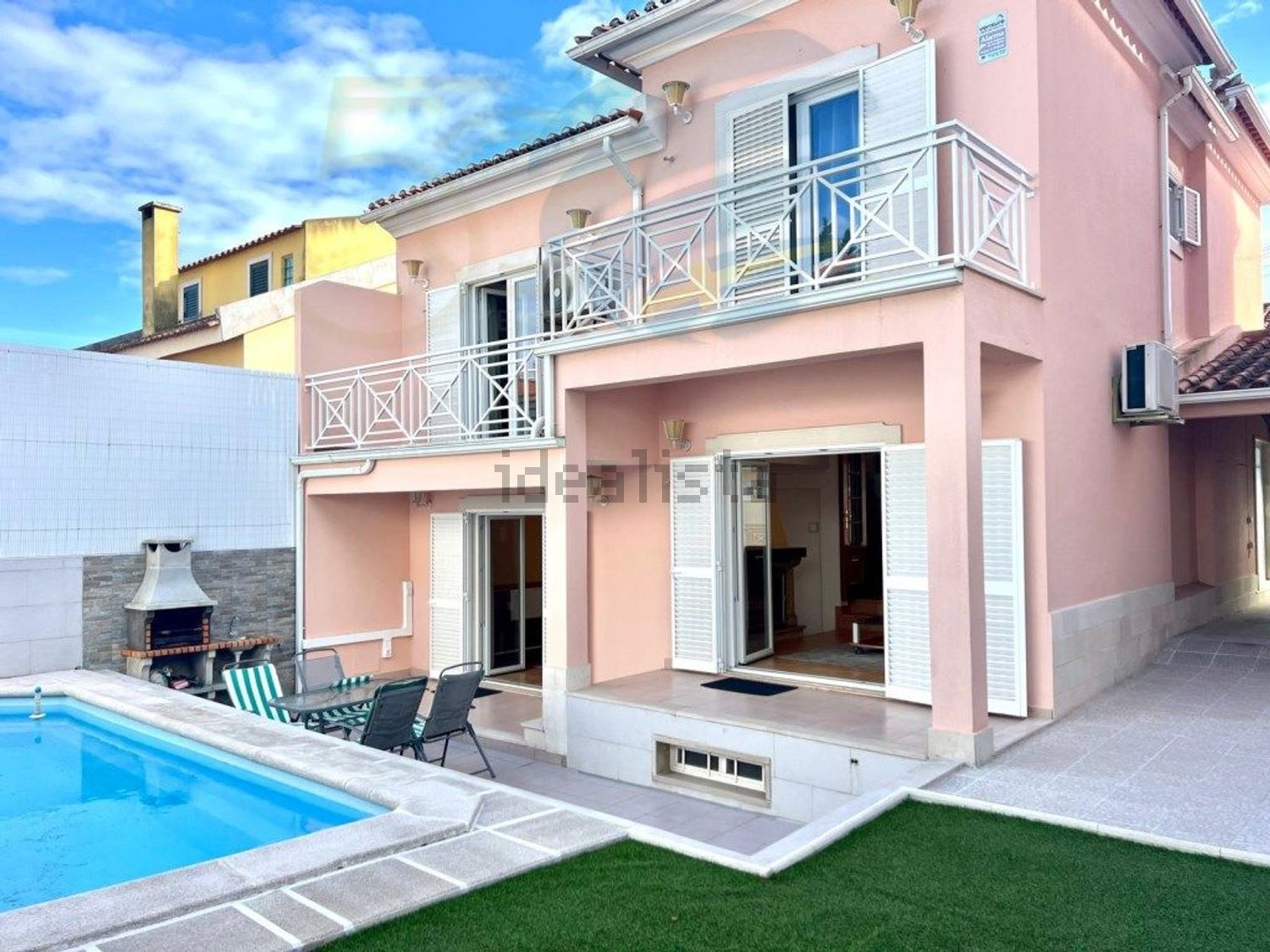 出租小楼房或独栋别墅在Talaíde - 游泳池