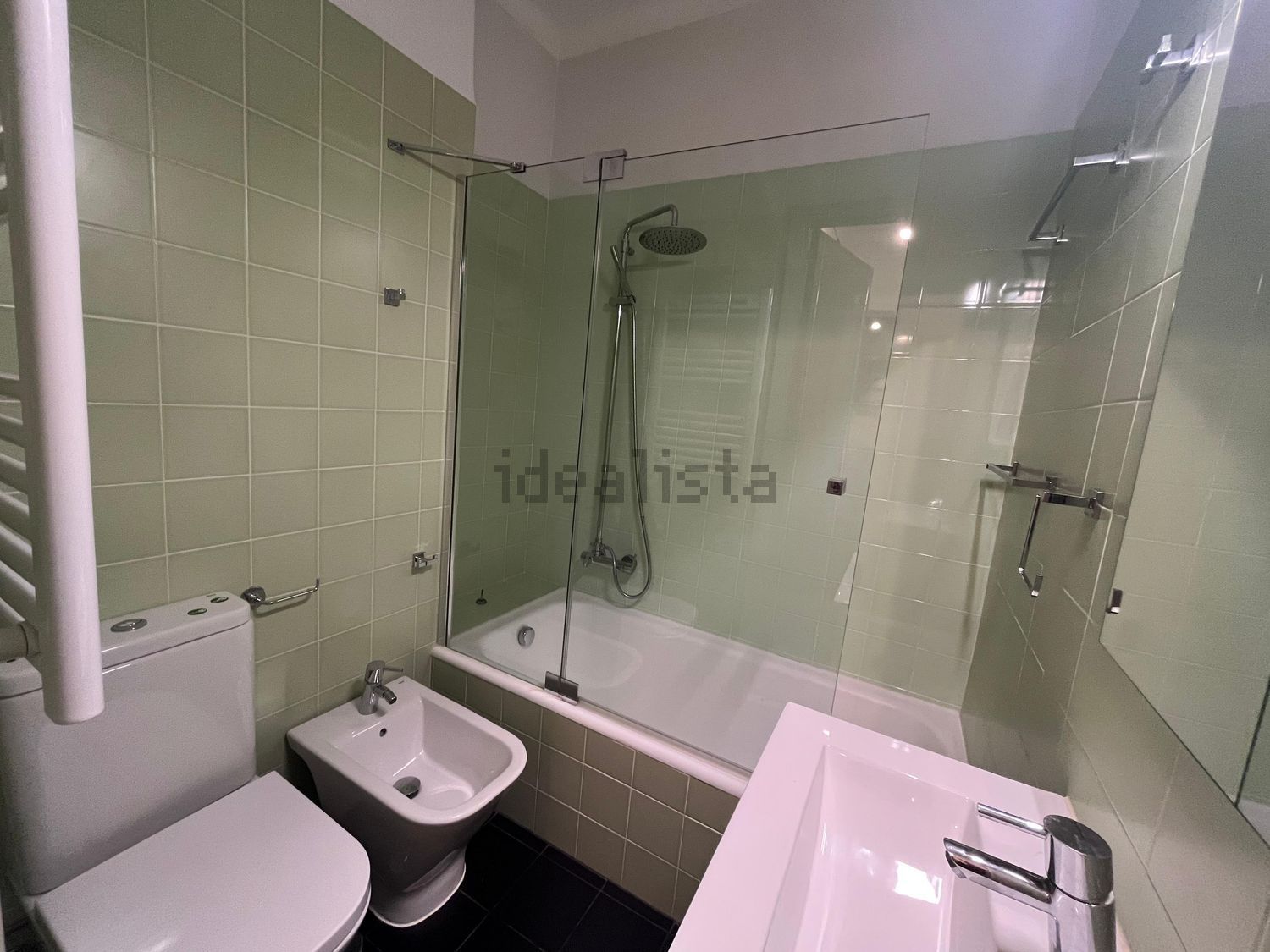 出租公寓 t2在Rua das Praças, 51 - 卫生间