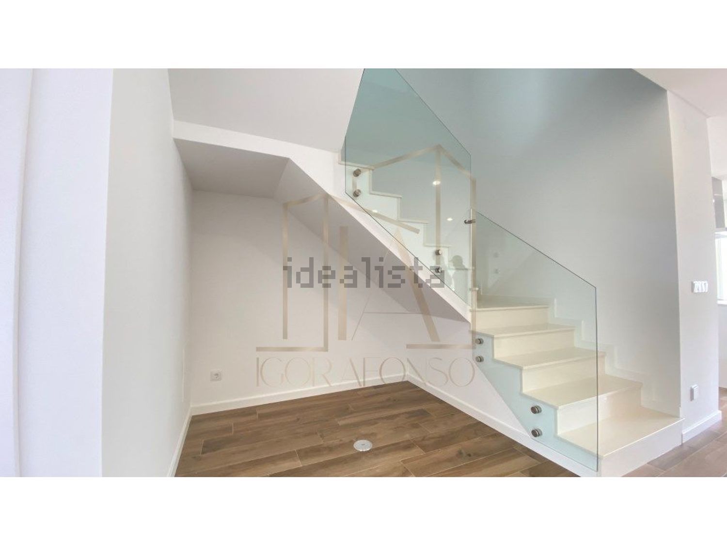 小楼房或独栋别墅出售在Pinhal do General - 详情