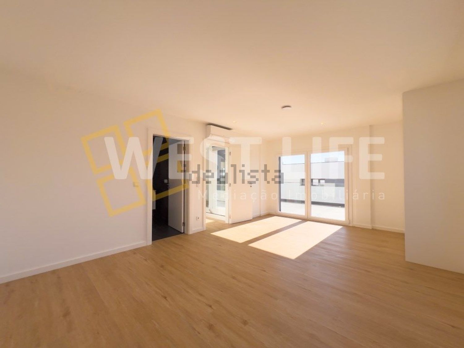 小楼房或独栋别墅出售在São Pedro da Cadeira - 照片