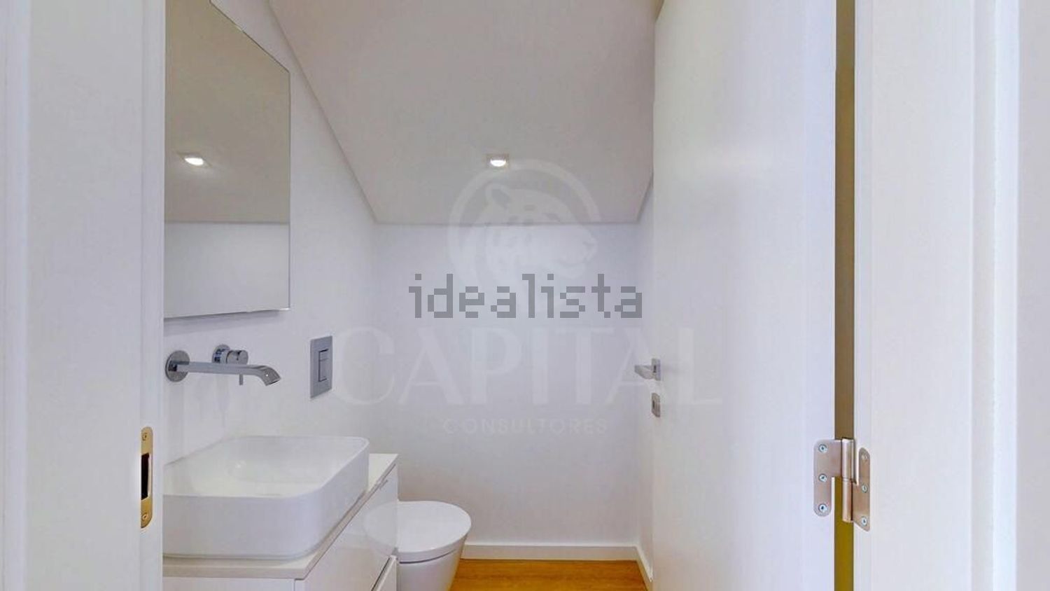 小楼房或独栋别墅出售在Rua da Calheta - 卫生间