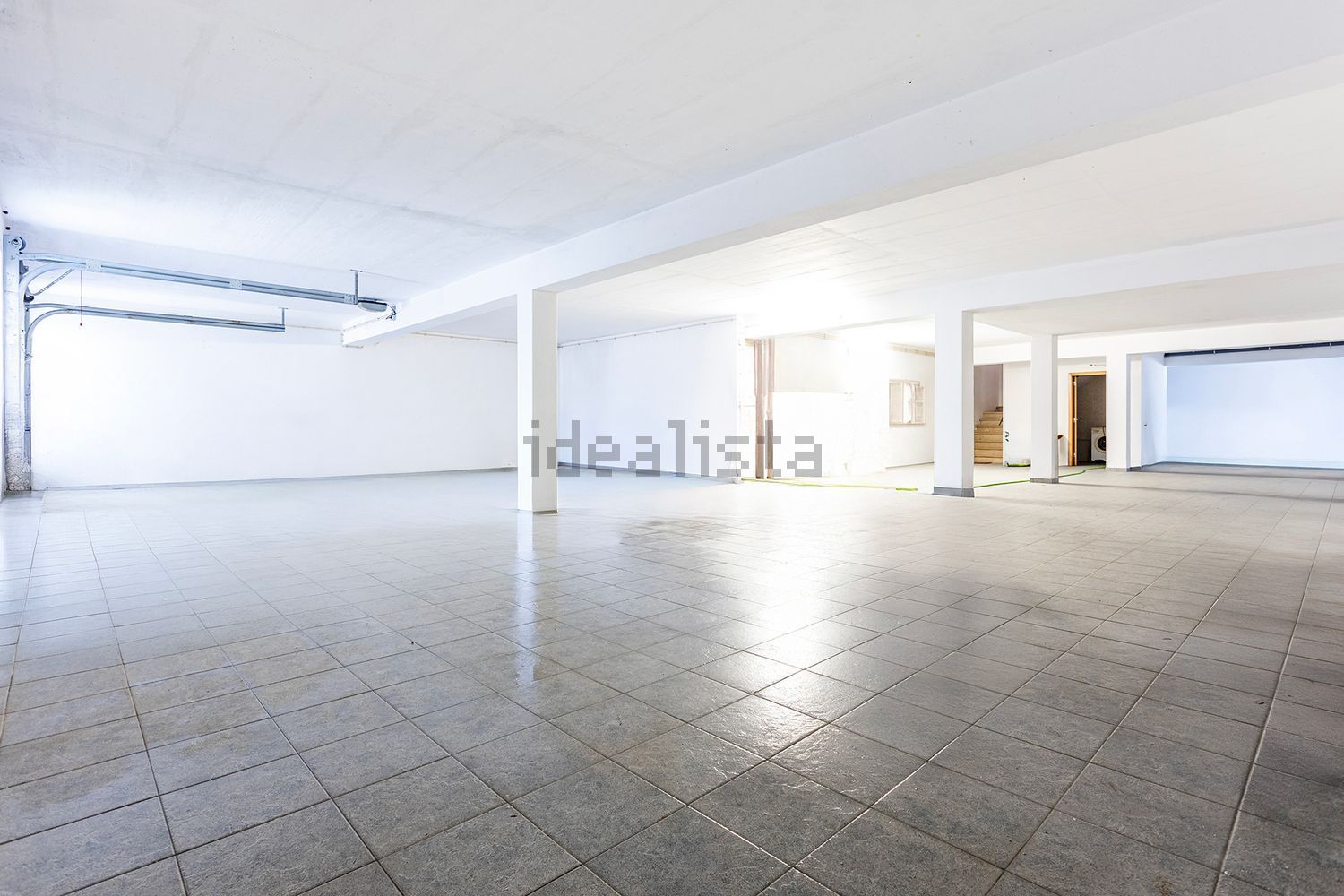 小楼房或独栋别墅出售在Travessa dos Sousas, 11 - 停车位