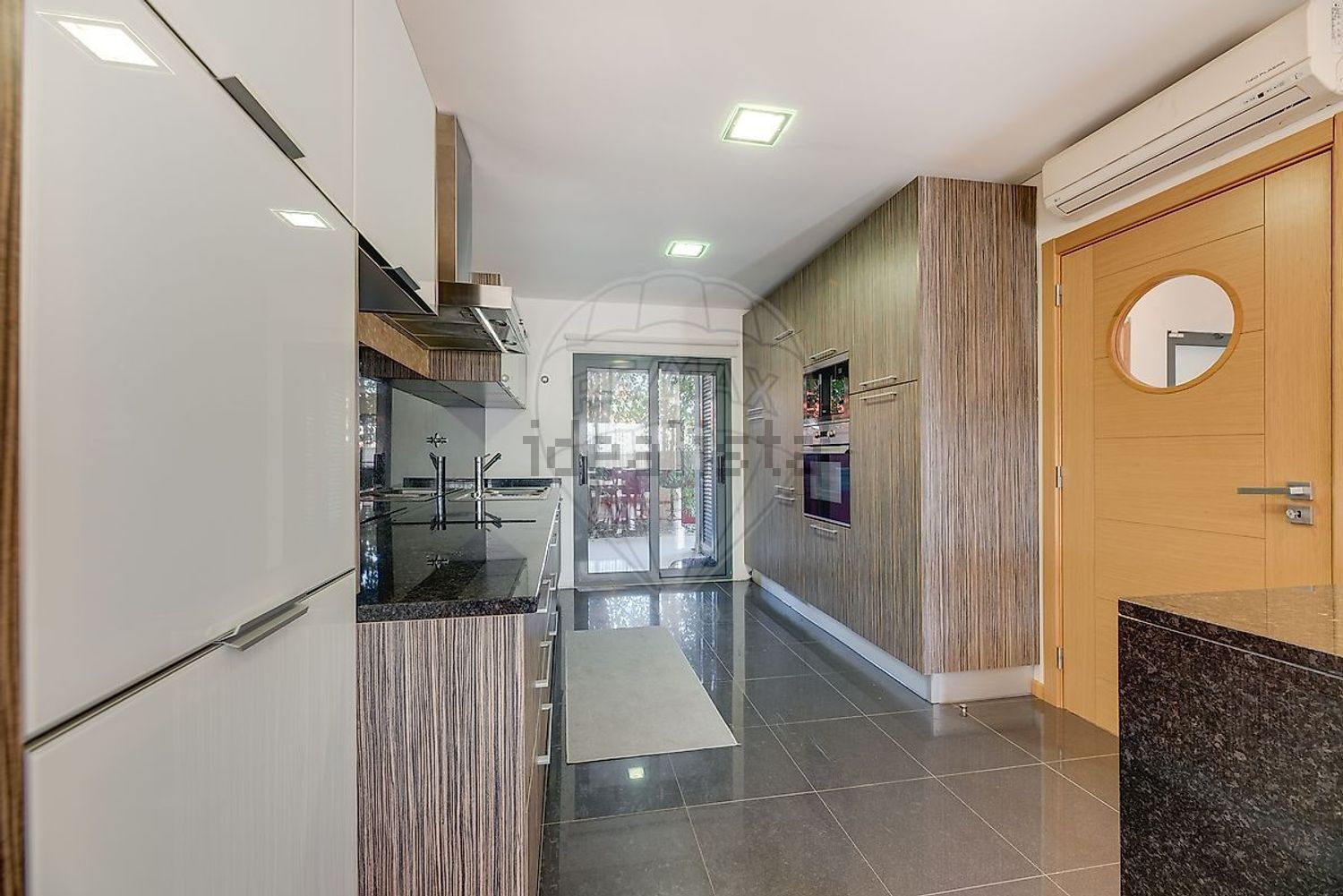 出租小楼房或独栋别墅在Rua São Miguel Arcanjo - 过道