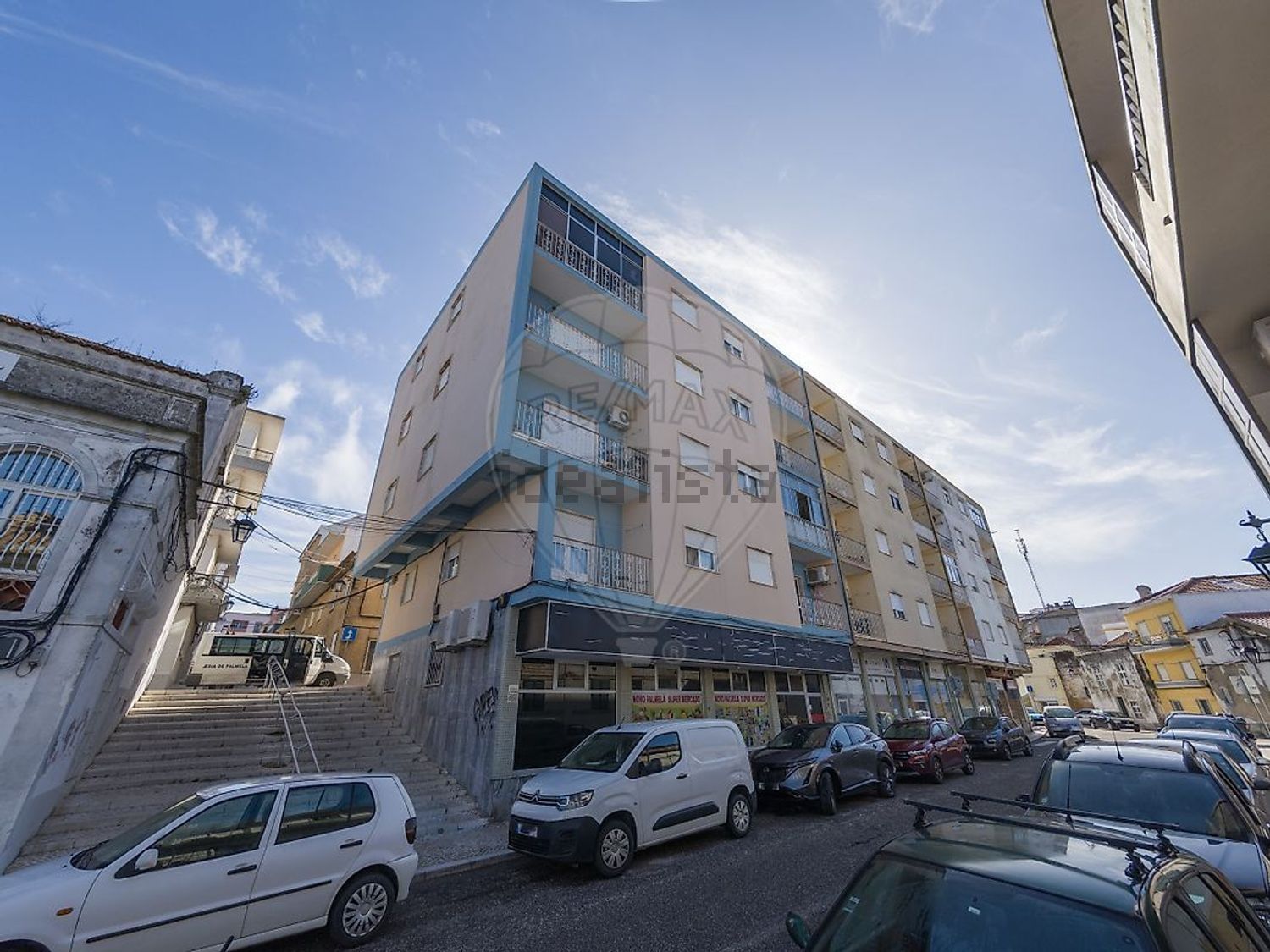 公寓 t2出售在Rua Infante Dom Henrique - 视线