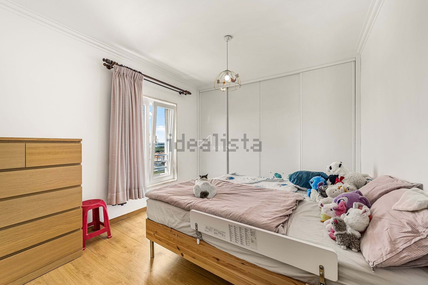 小楼房或独栋别墅出售在Rua Mar da Palha - 卧室