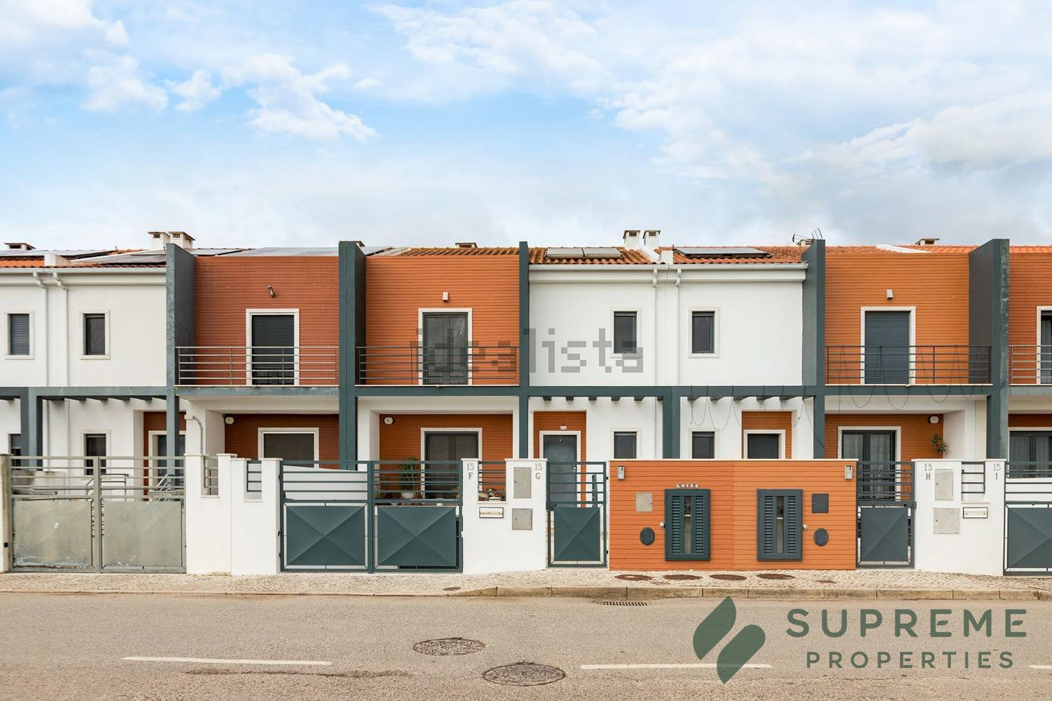 联排别墅出售在Rua José Augusto Gouveia - 外立面