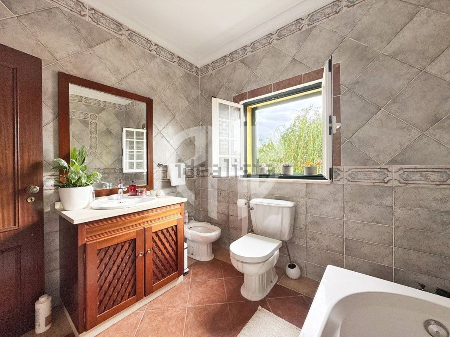 小楼房或独栋别墅出售Cm1029 - 卫生间