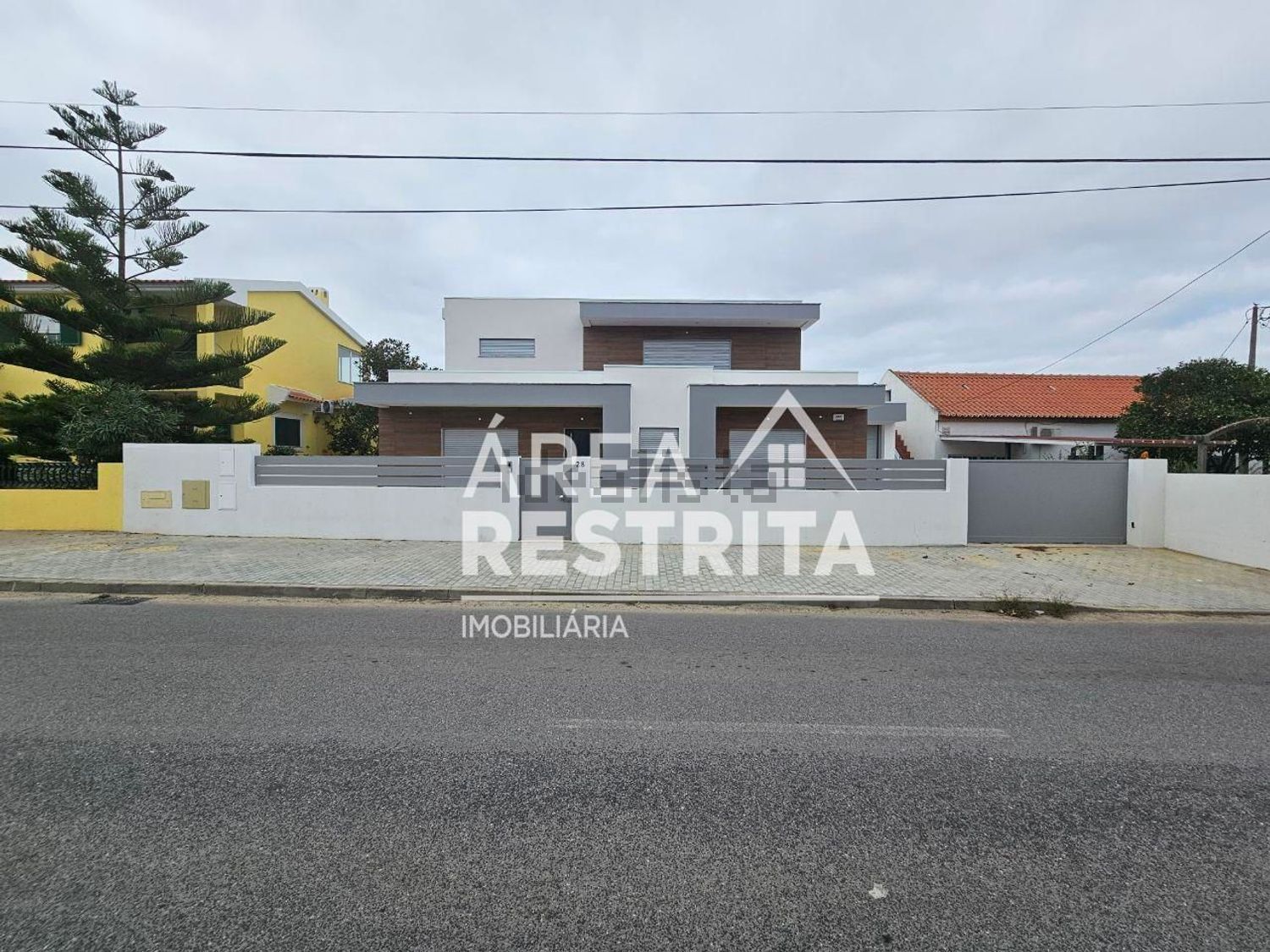 小楼房或独栋别墅出售在Vale de Choupos - Choilo - Galeotas - 外立面