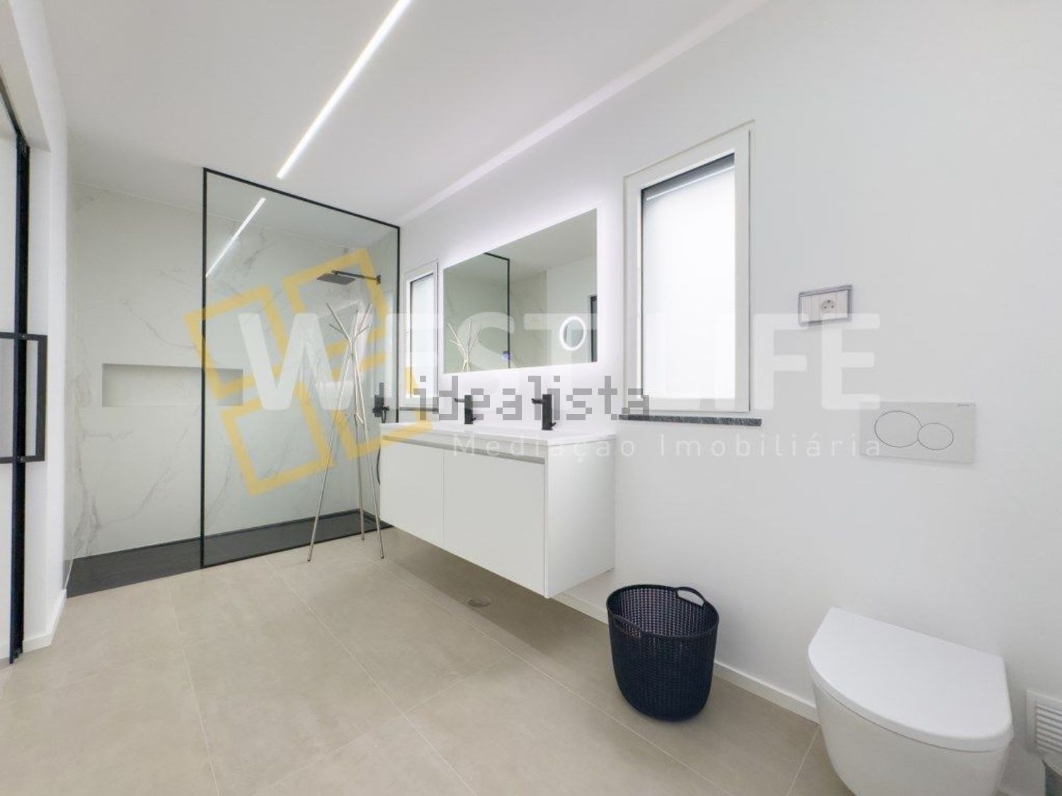 小楼房或独栋别墅出售在Centro - 卫生间