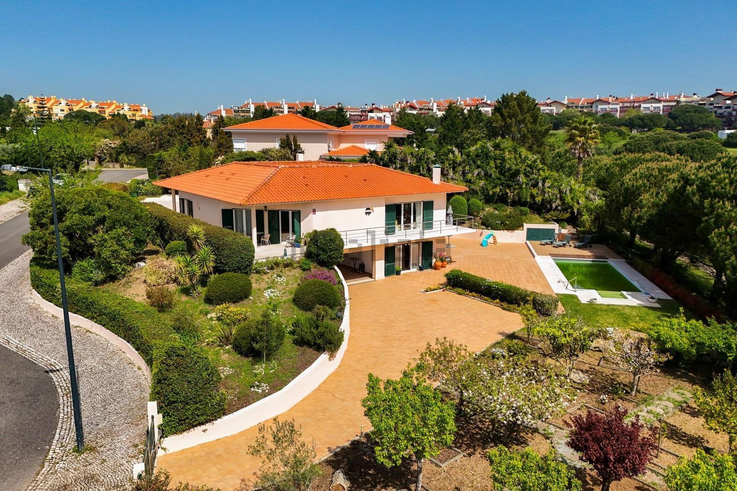 小楼房或独栋别墅出售在Rua da Mãe d'Água, 20 - 游泳池