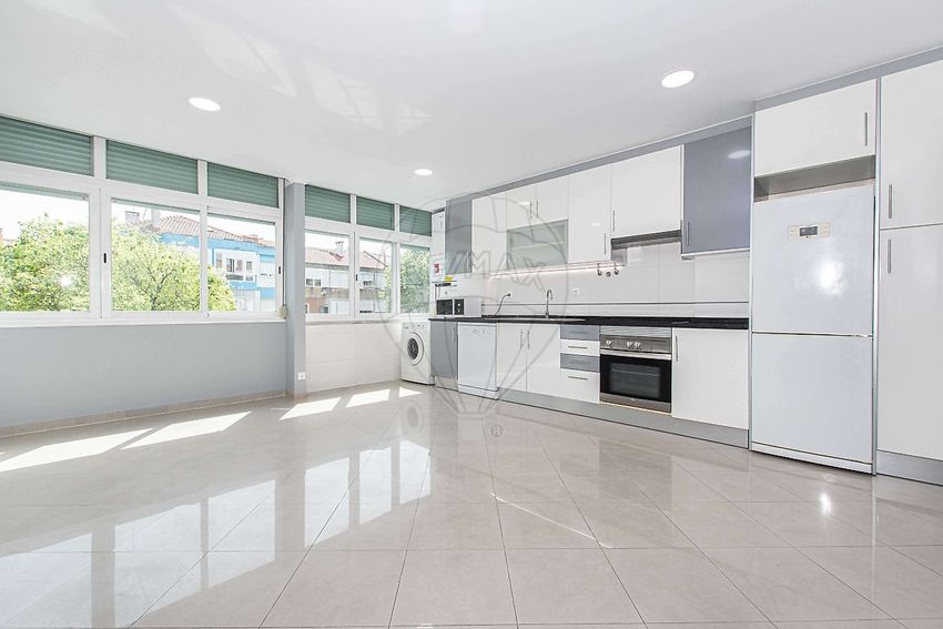 公寓 t2出售在Rua António Apolinário da Silva