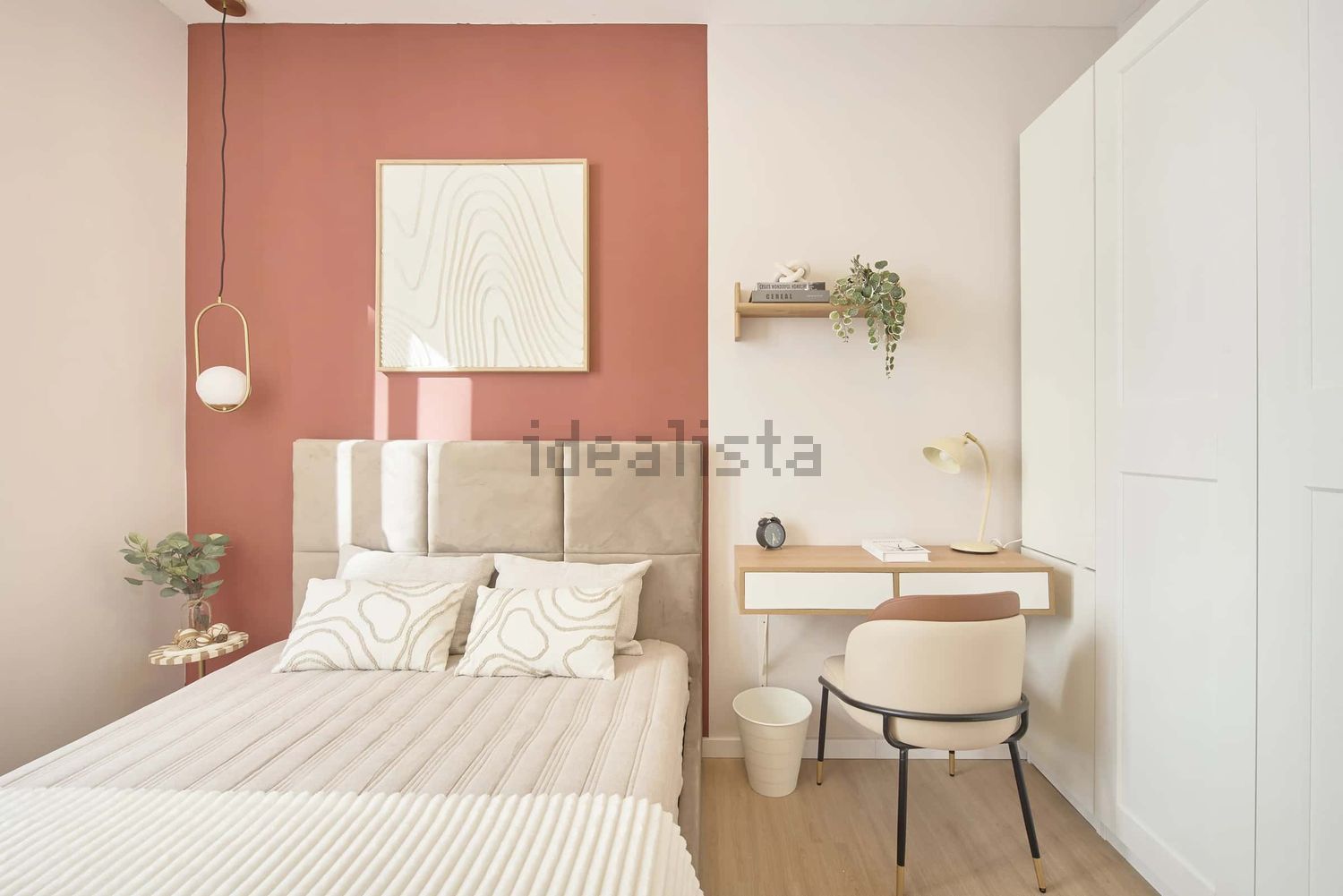 出租房间在Largo Vitorino Damásio, 2 - 卧室